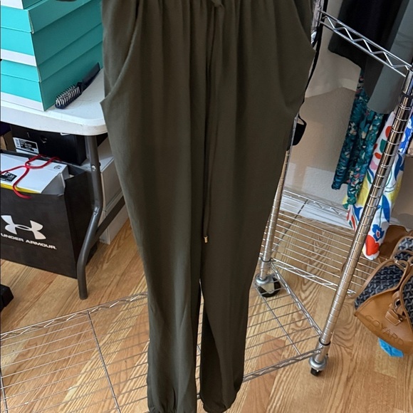 Jumpsuit size Meduim - Picture 3 of 3